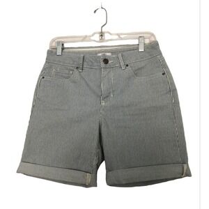 Croft & Barrow Women Short Size 6 Trip Cuffed White and Blue